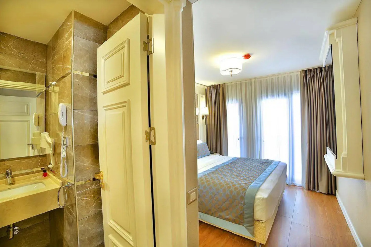 Beethoven Suit Hotel