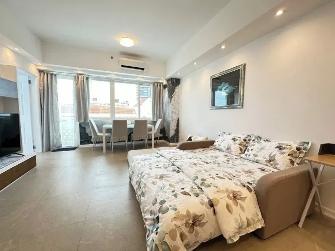 Spacious Oceanview Corner Suite Brand New