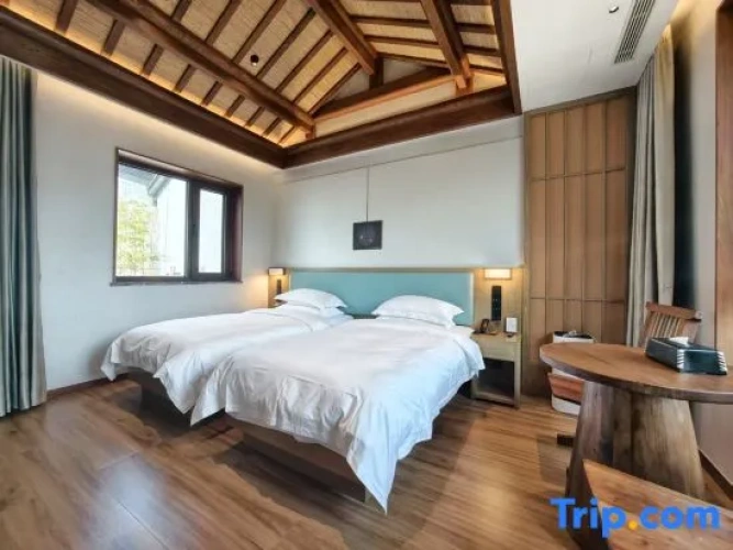 Premium Twin room with garden view