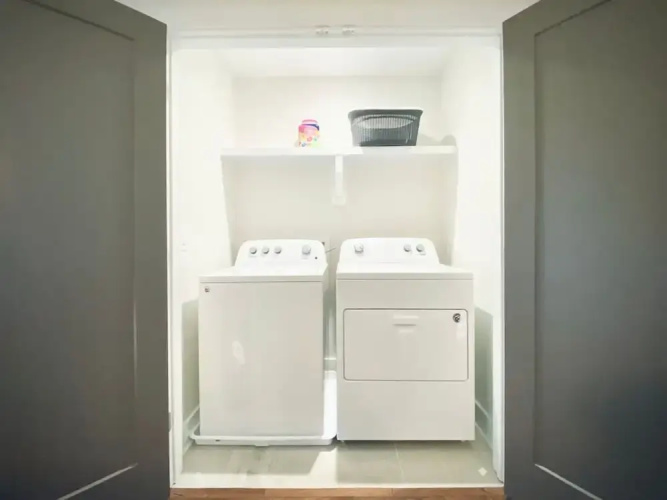 Downtown Luxury - 10 Beds Free Parking