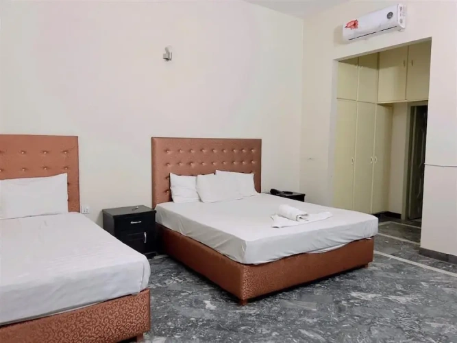 Standard Triple room