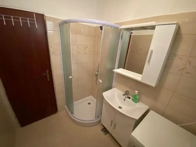 3 Bedrooms Apartment