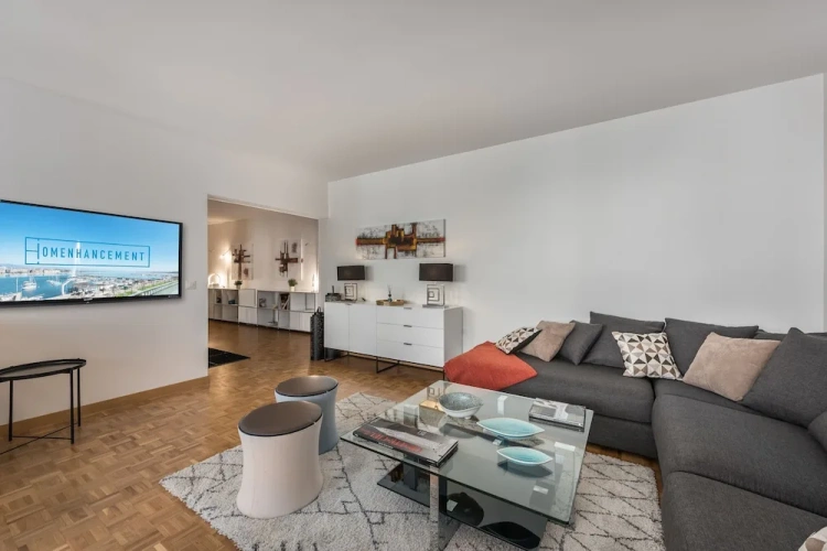 2 Bedrooms Apartment