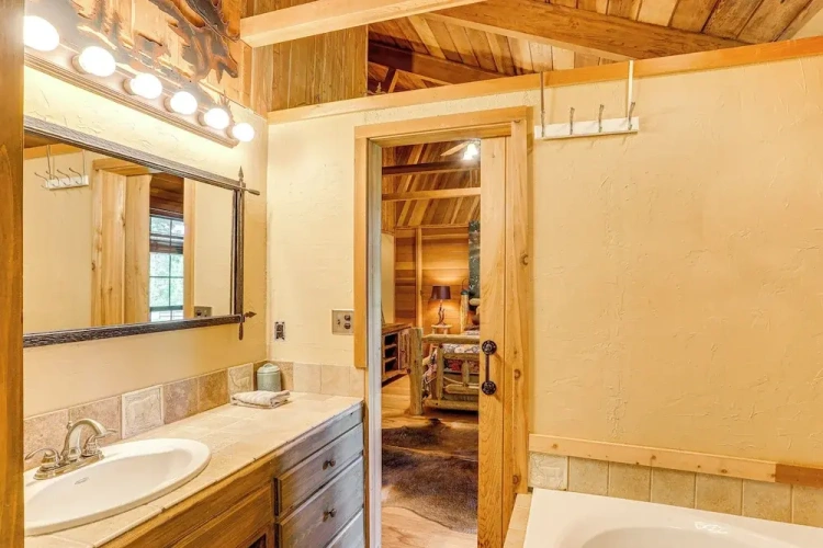 2 Bedrooms Cottage