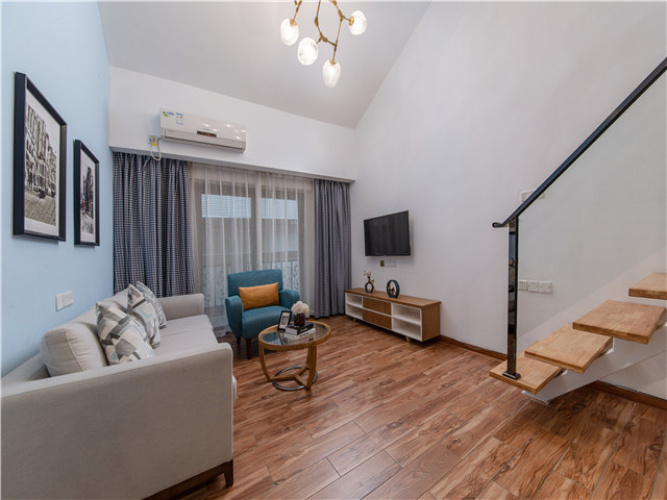 Deluxe Duplex Suite