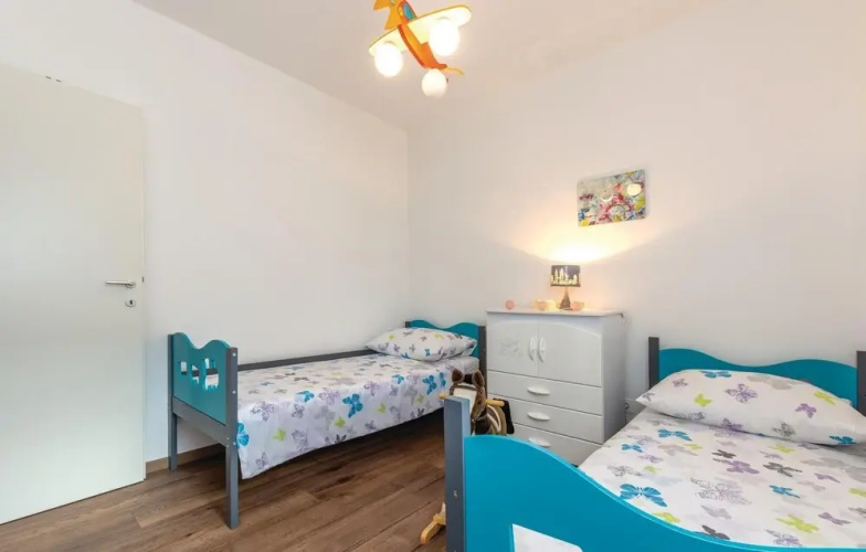 Nice Apartment in Split With 3 Bedrooms and Wifi