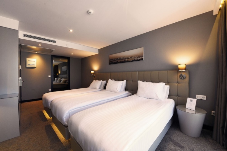 Triple room