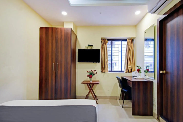 Fabhotel Motisarai