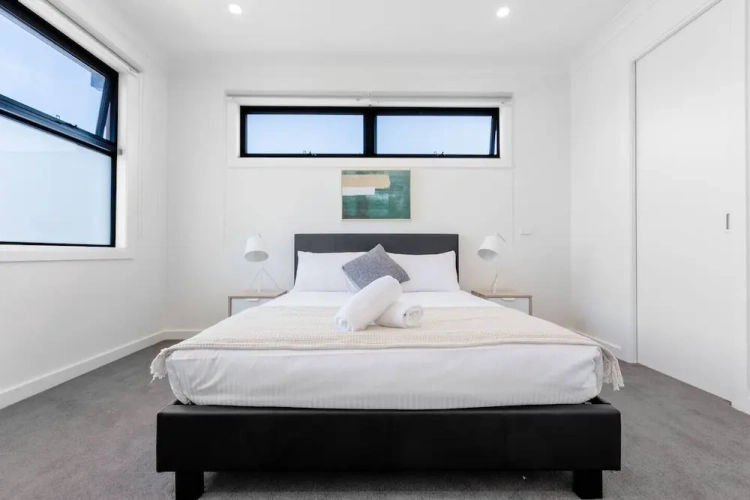 4 Bedrooms Villa
