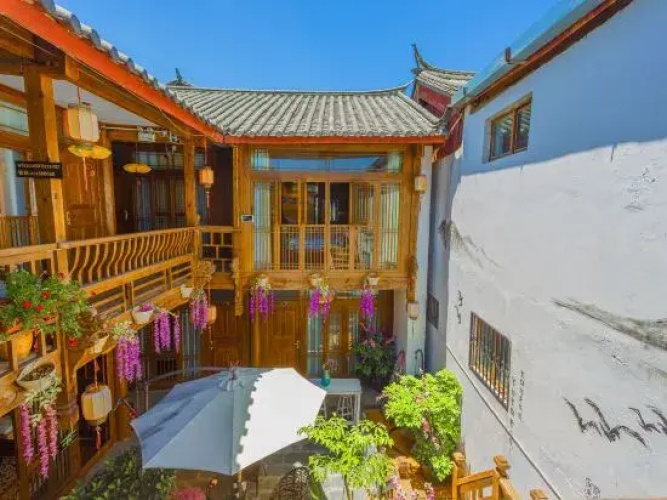Yulin Lanshan Inn(丽江雨林阑珊客栈)