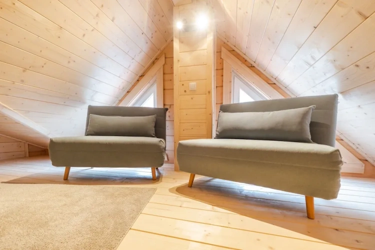 Comfort room with balcony