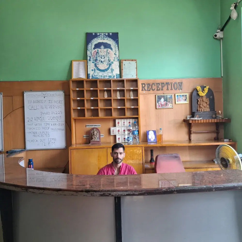 Sri Vinayaka Lodge