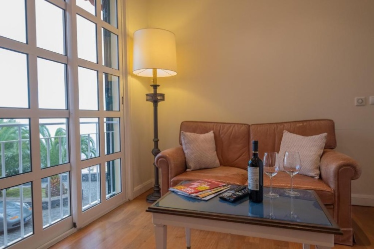 1 Bedroom Apartment with sea view