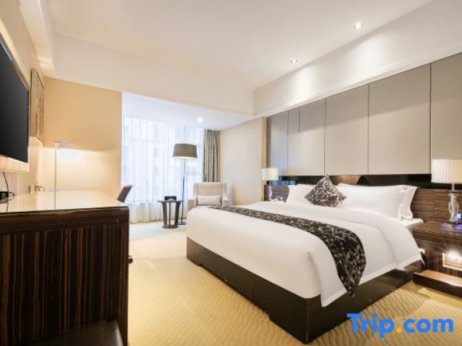 1 Bedroom Business Double Suite