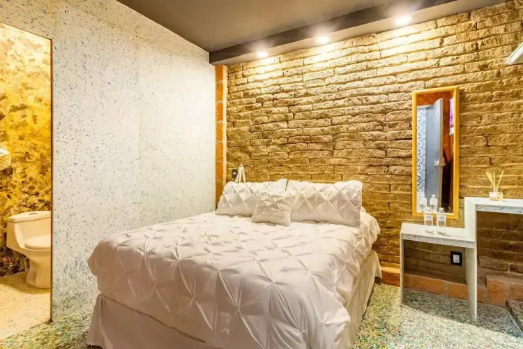Mintaka Hotel Eco Plastico