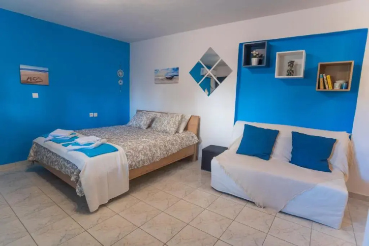 The cool underground studio apartment kos