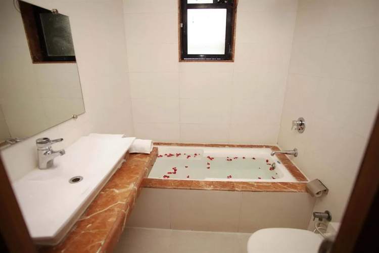 The Caliph Hotel & Executive Suites
