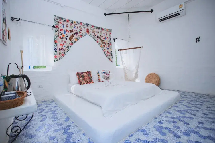 Frida Friday Boutique Hotel