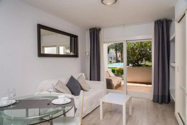 Los Rosales Apartamentos