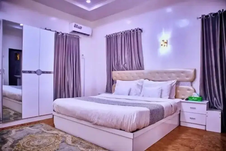 EVC  Apartments