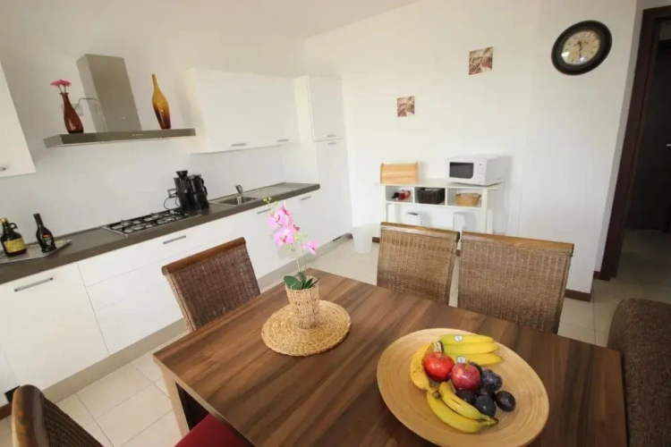 2 Bedrooms Apartment