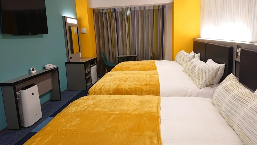 Standard Triple room