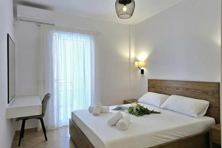 Ionian Blue Escape 304