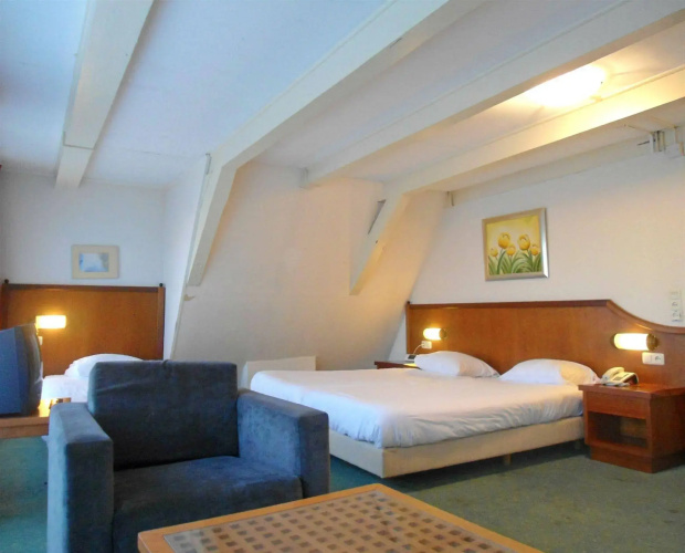 Supper Hotel