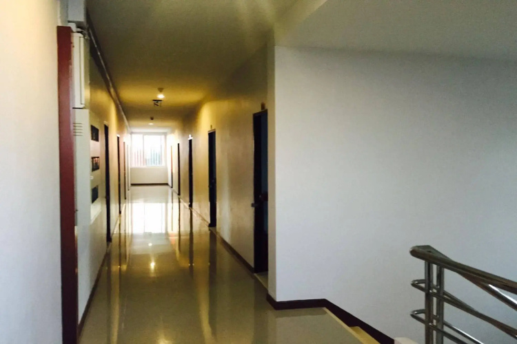 Siriwat Apartment