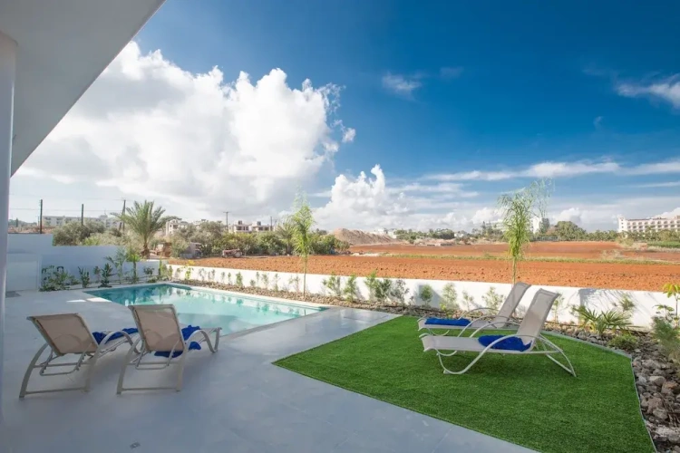 3 Bedrooms Villa with pool view