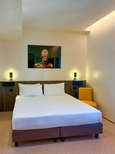 Revolution Hotel