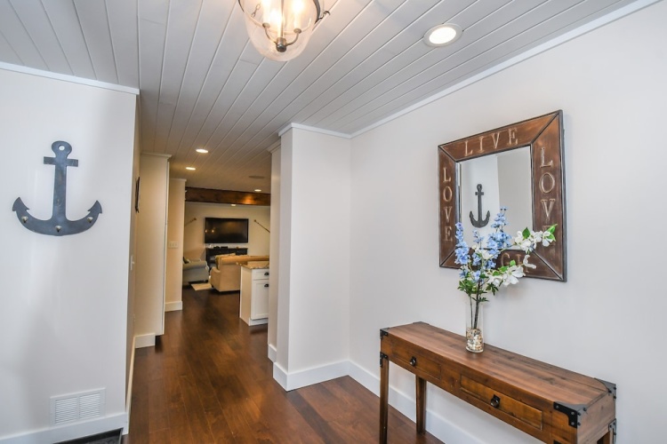 Lake Stone Manor 5 Bedroom House