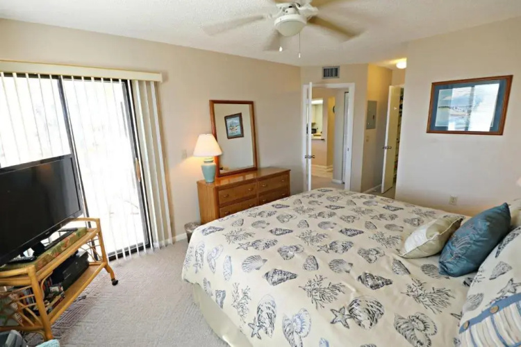 Ocean Village Club N21