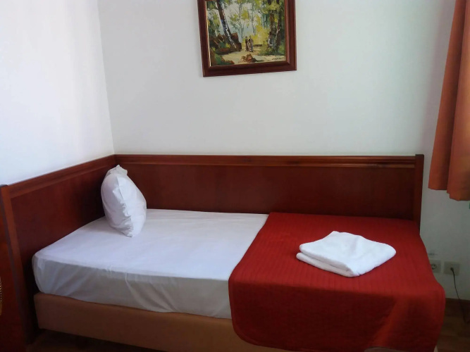 Reina Hotel
