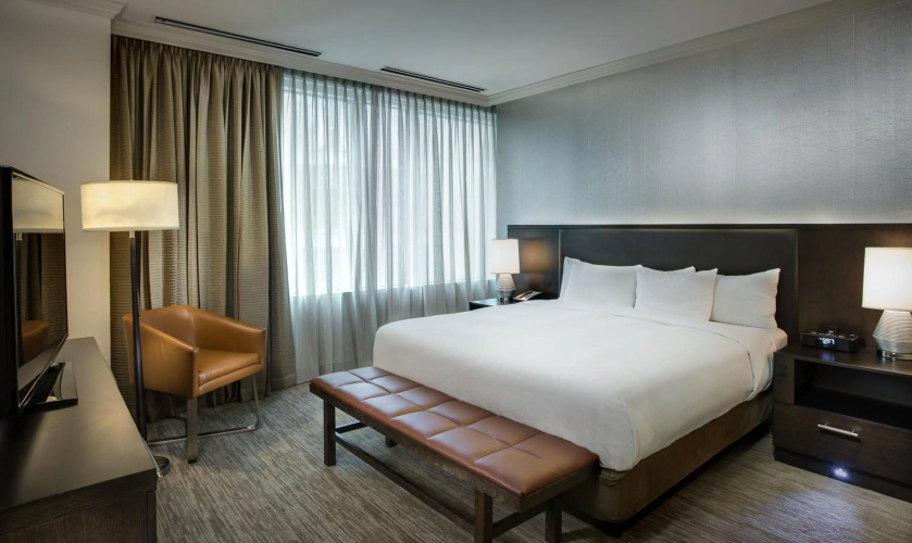 Hyatt Centric Chicago Magnificent Mile photo 8