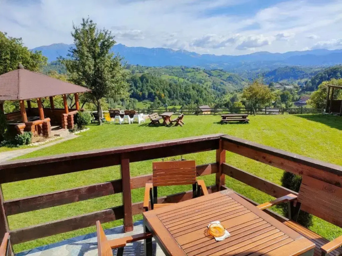 Pension Nea Marin