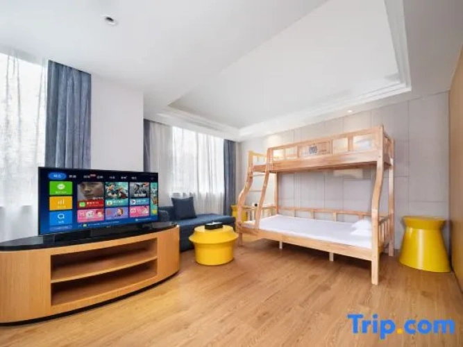 Deluxe Quadruple Suite