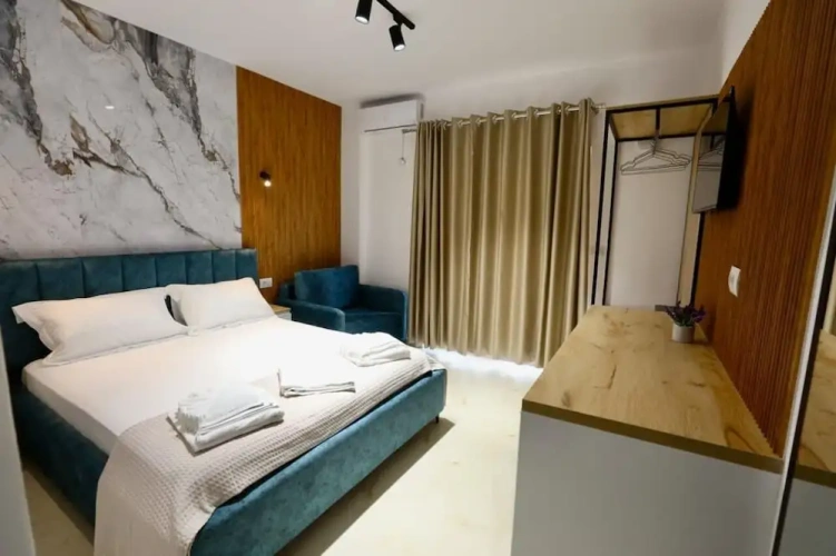 Superior Double room with balcony and with city view