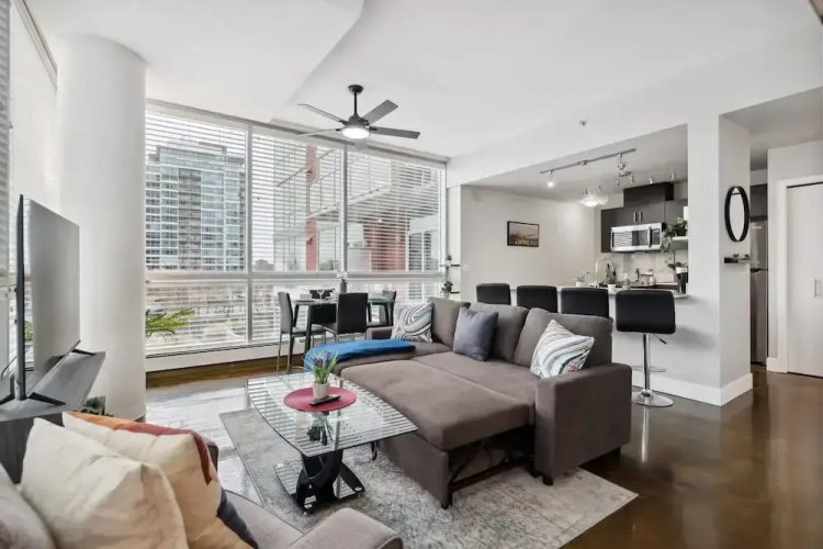 Luxury Condo Steps From Stampede Park