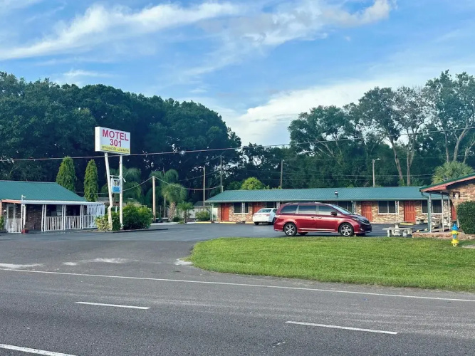 Motel 301