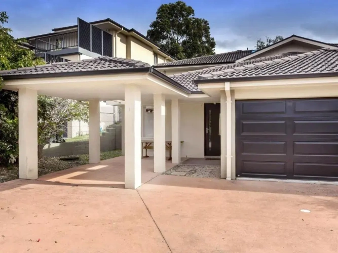 4 Bedrooms Cottage