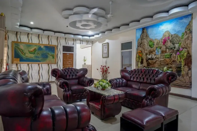 Alam Raya Hotel by RedDoorz