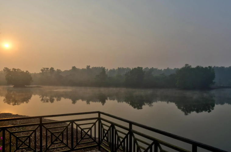 Shantai by the lake