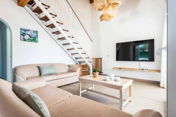 4 Bedrooms Villa