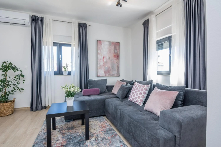 Apartments Maella