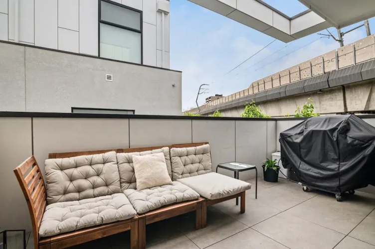 Chic Home With BBQ & Outdoor Dining