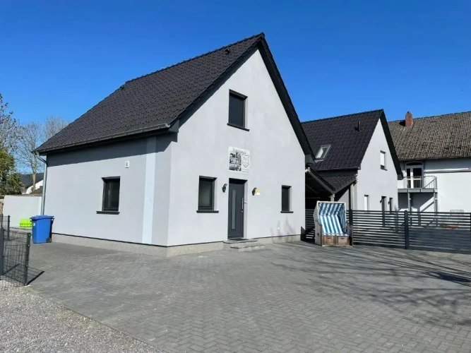 3 Bedrooms Cottage