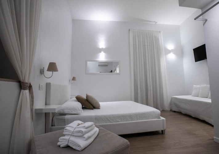 Standard Triple room with balcony