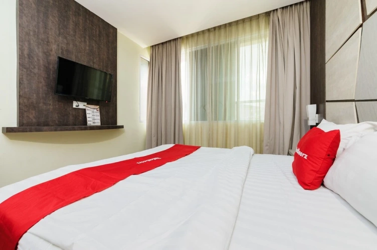 Deluxe Double room with city view