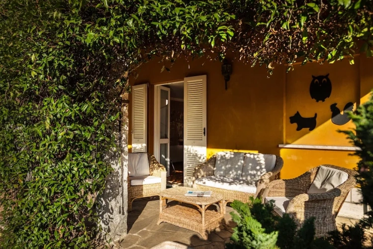 Cottage with garden view
